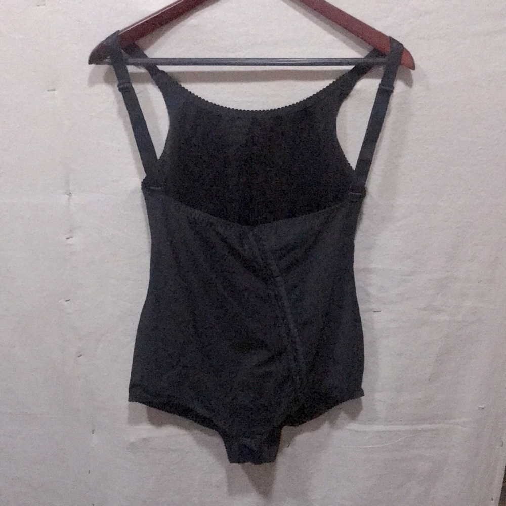 XL Isavela compression shape wear post op surgery. Tummy tuck Waist trainer.